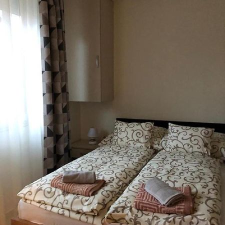 Jacint Apartman Bed & Breakfast Hajduszoboszlo Ngoại thất bức ảnh