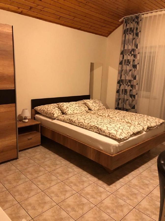 Jacint Apartman Bed & Breakfast Hajduszoboszlo Ngoại thất bức ảnh