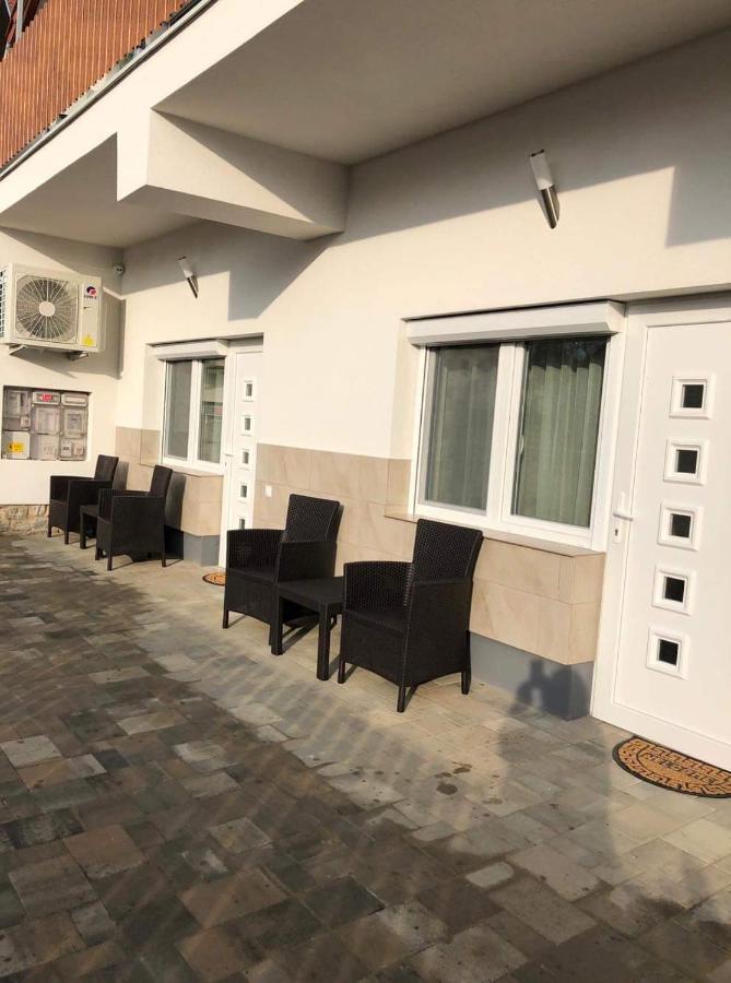 Jacint Apartman Bed & Breakfast Hajduszoboszlo Ngoại thất bức ảnh