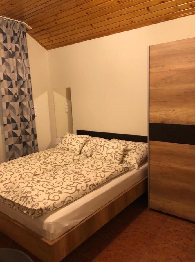 Jacint Apartman Bed & Breakfast Hajduszoboszlo Ngoại thất bức ảnh